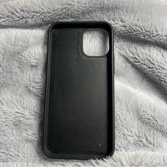 iPhone 12 Mini Case - Flower Print - Picture 2 of 2